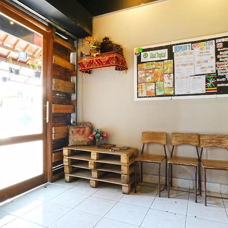 Bedplus Backpacker Kuta Legian Buitenkant foto
